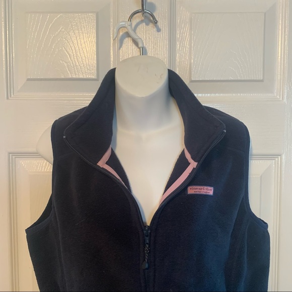 Vineyard Vines fleece vest, medium - Picture 3 of 5